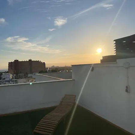 Magnifico Cerca De La Playa Con Piscina - *