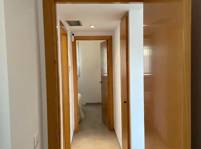 Magnifico Cerca De La Playa Con Piscina - *